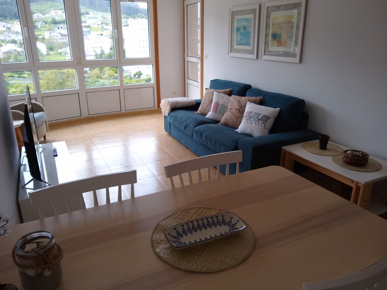 Sala d'estar de Apartament de lloguer en Viveiro amb Calefacció, Terrassa i Piscina