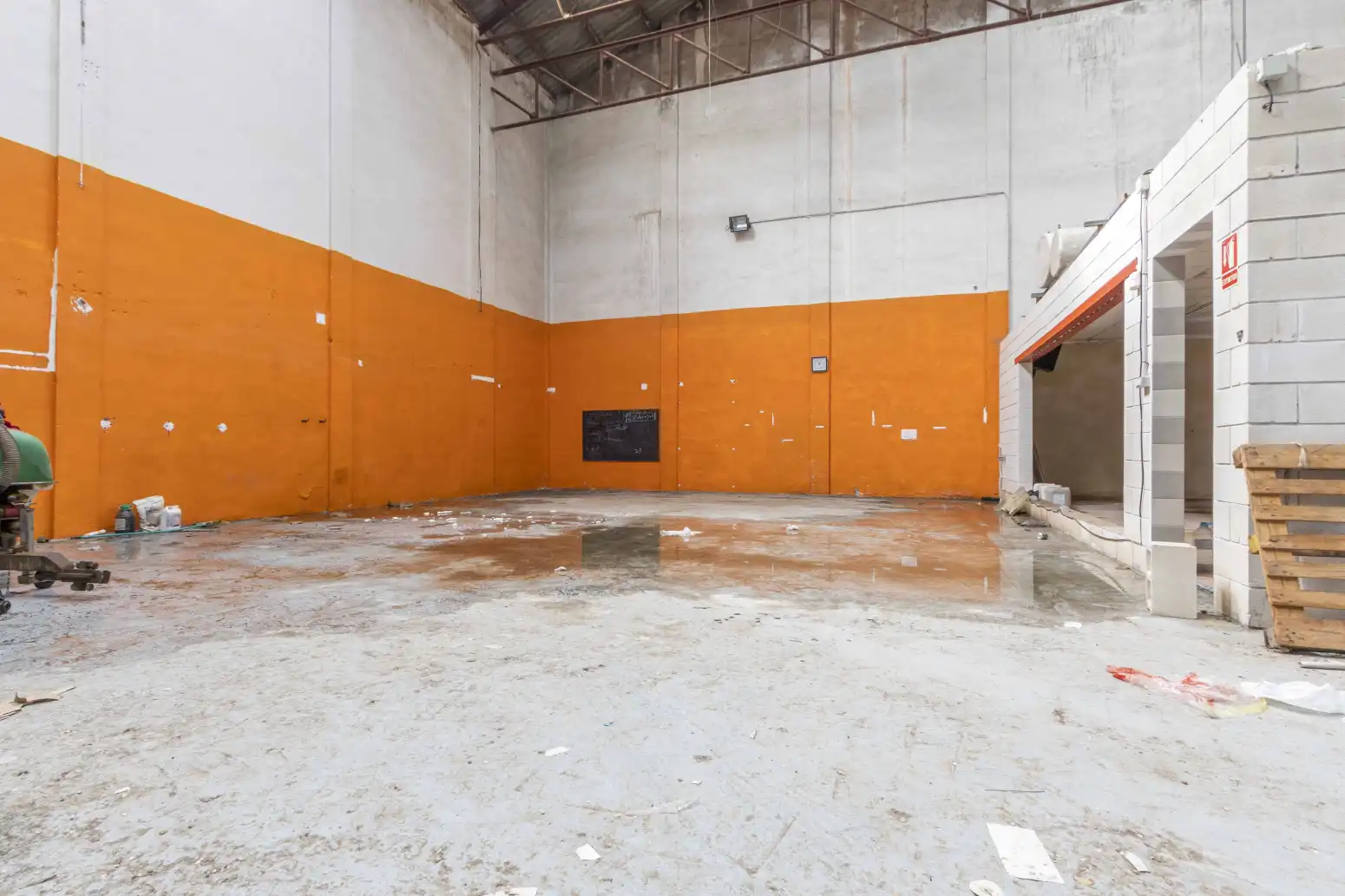 Industrial buildings for sale in Faura