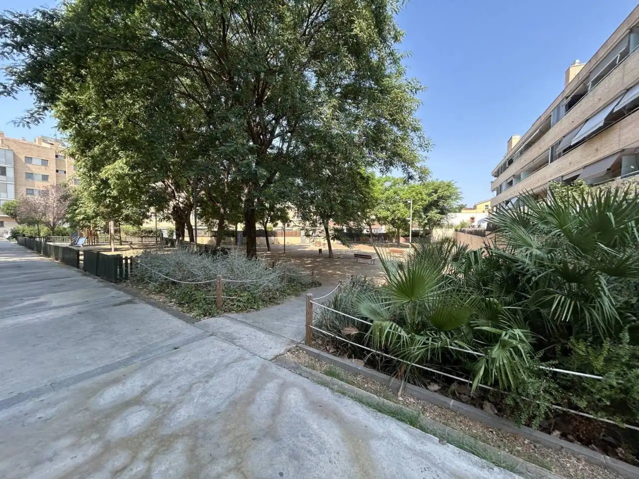 Vista exterior de Local de alquiler en Sant Joan Despí