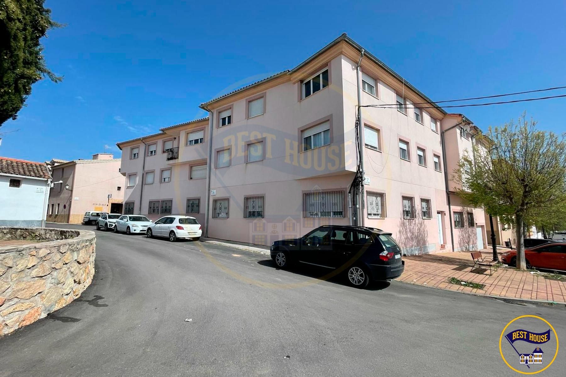 Vista exterior de Pis en venda en Arcas del Villar amb Calefacció
