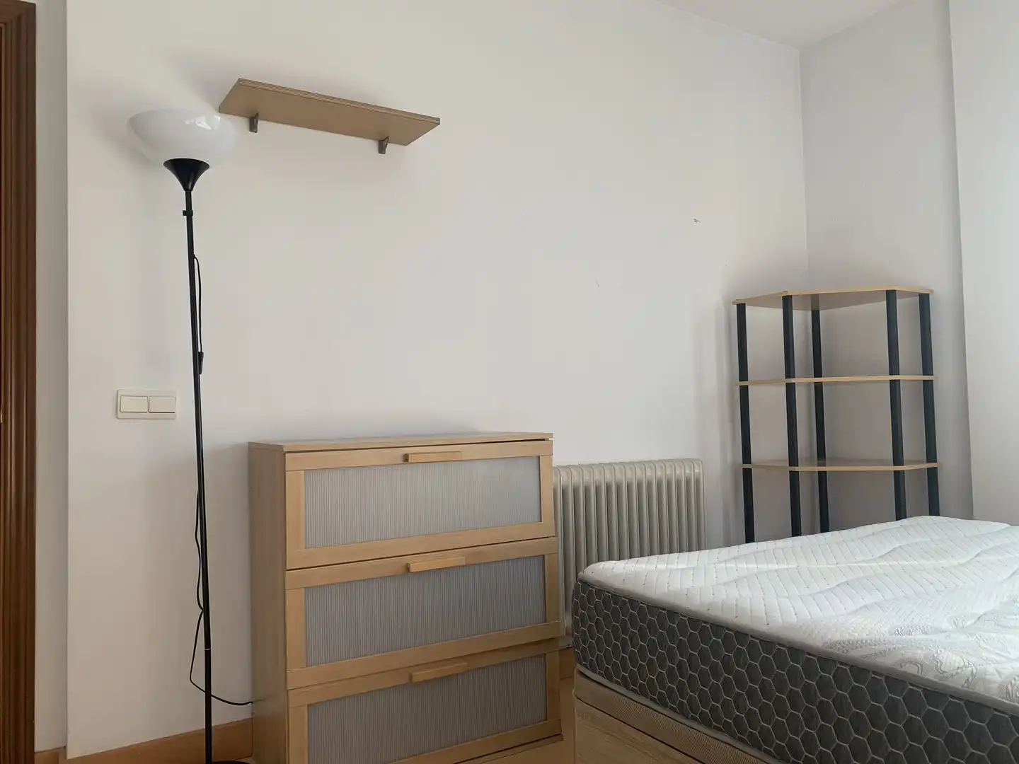 Habitación de Piso de alquiler en Sabadell con Aire acondicionado, Calefacción y Trastero
