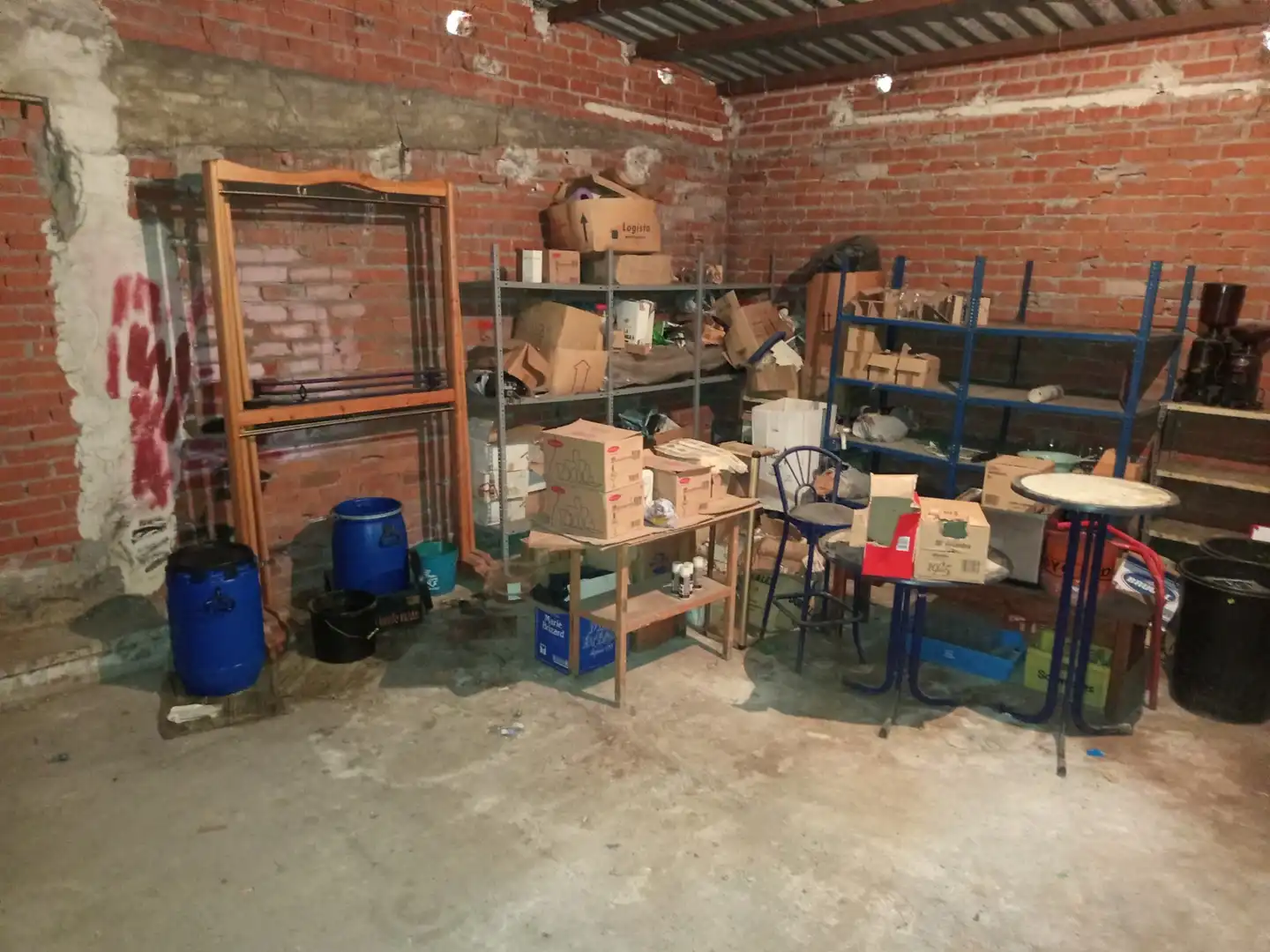 Local en venda en Villatobas amb Aire condicionat, Moblat i Alarma