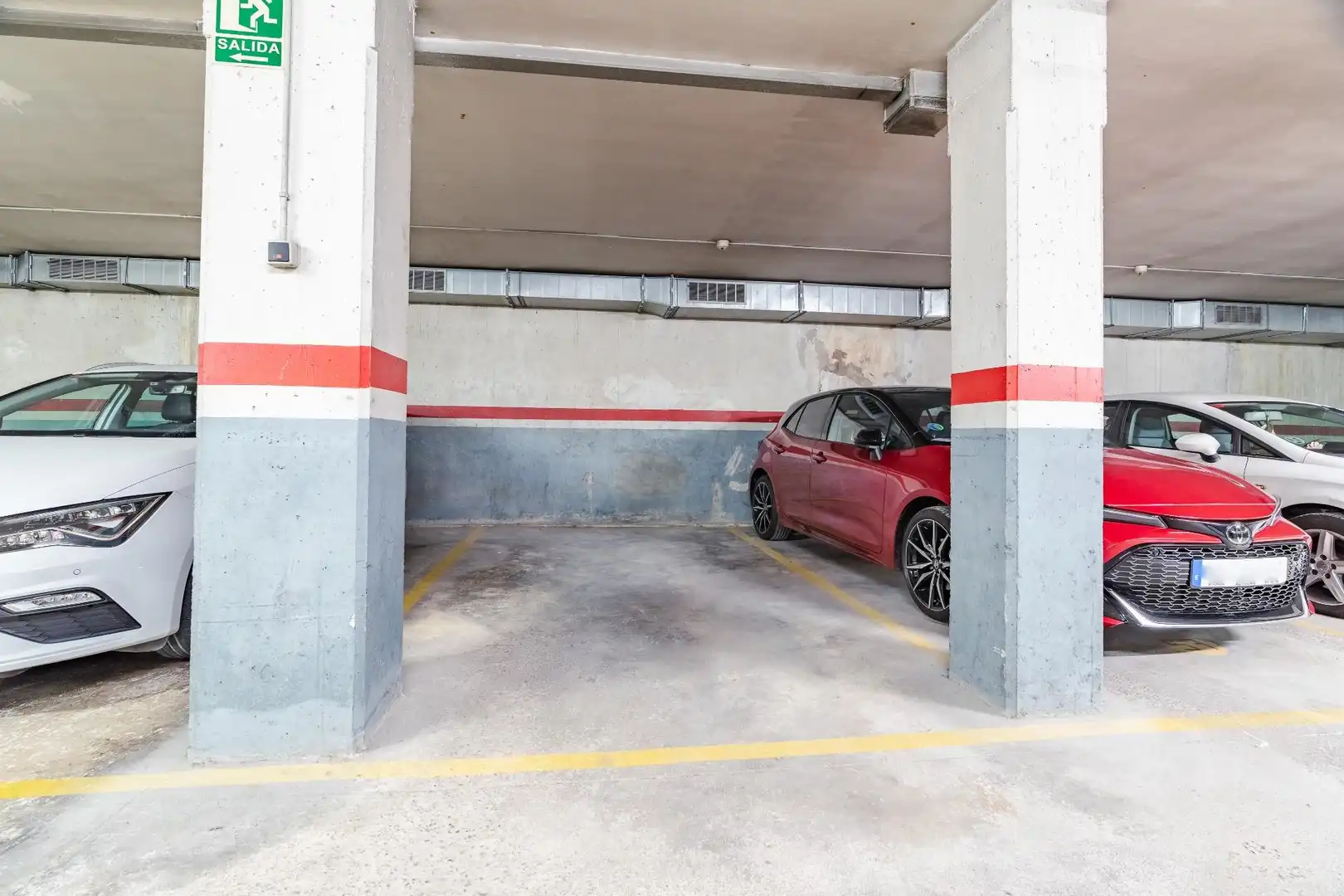 Parkplatz von Dachboden zum Verkauf in El Vendrell mit Heizung, Parkett und Terrasse