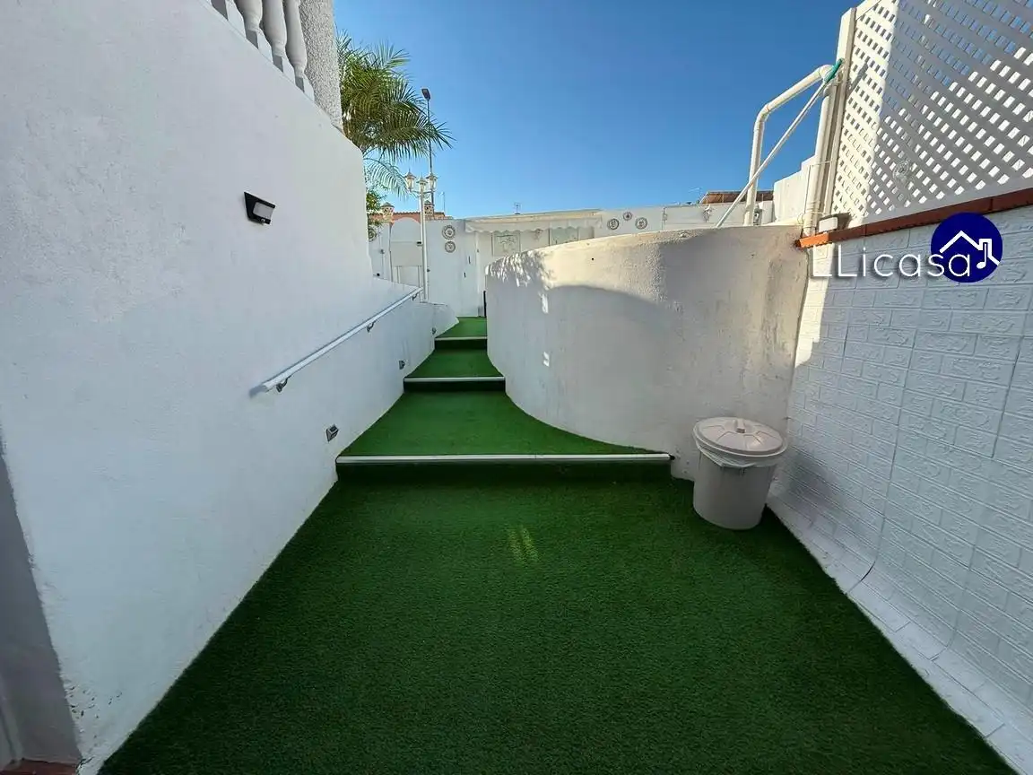 Terraza de Casa adosada en venta en La Pobla de Vallbona con Aire acondicionado, Jardín privado y Terraza