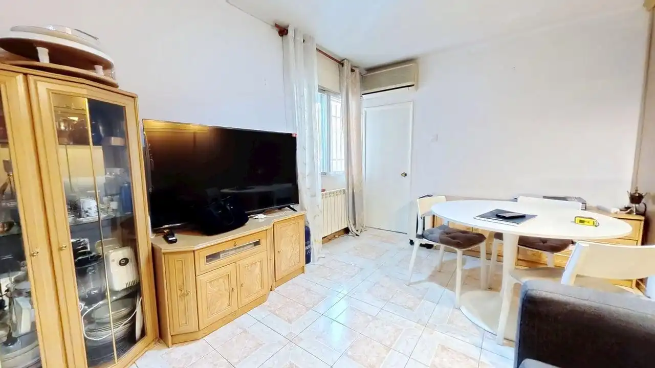 Habitación de Piso en venta en Madrid con Calefacción y Amueblado