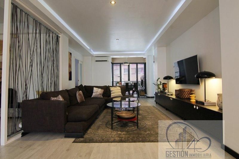 Sala d'estar de Pis en venda en  Santa Cruz de Tenerife Capital amb Aire condicionat, Parquet i Balcó