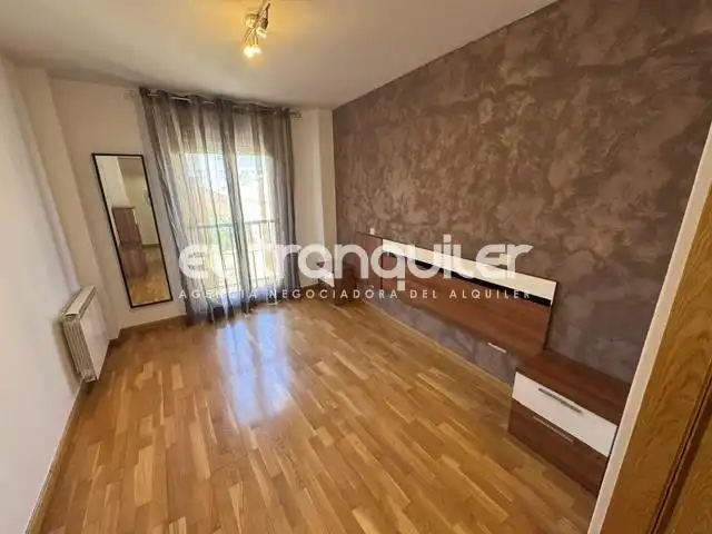Bedroom of Flat for rent in Madrid  with Storage room, Furnished and Washing machine