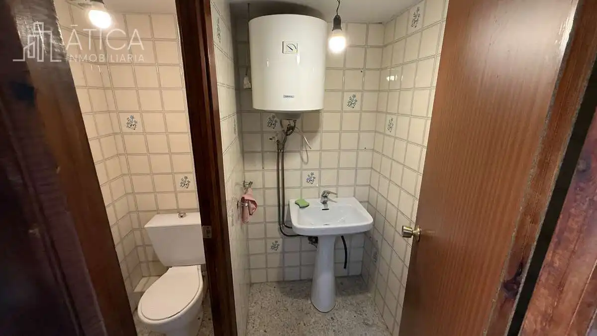 Badezimmer von Geschaftsraum zur Miete in Salamanca