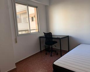 Bedroom of Flat to share in  Valencia Capital  with Furnished