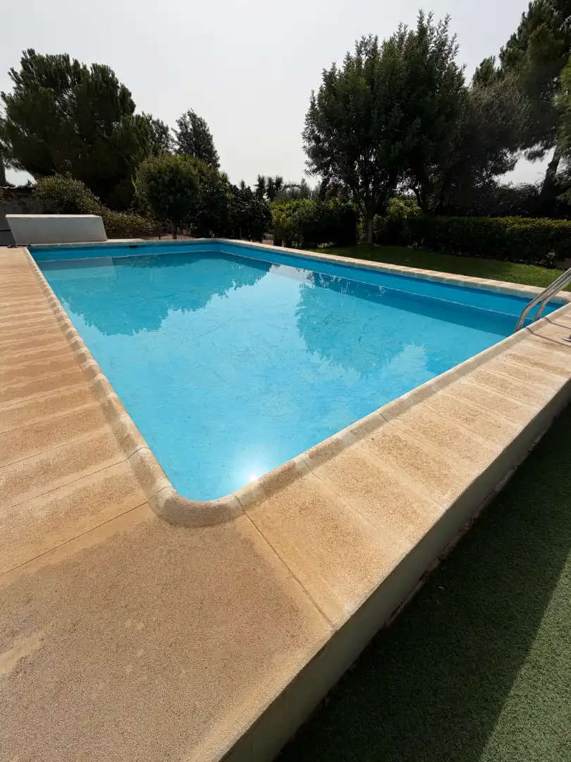 Casa rústica amb piscina en venda a Carmona, imagen 13