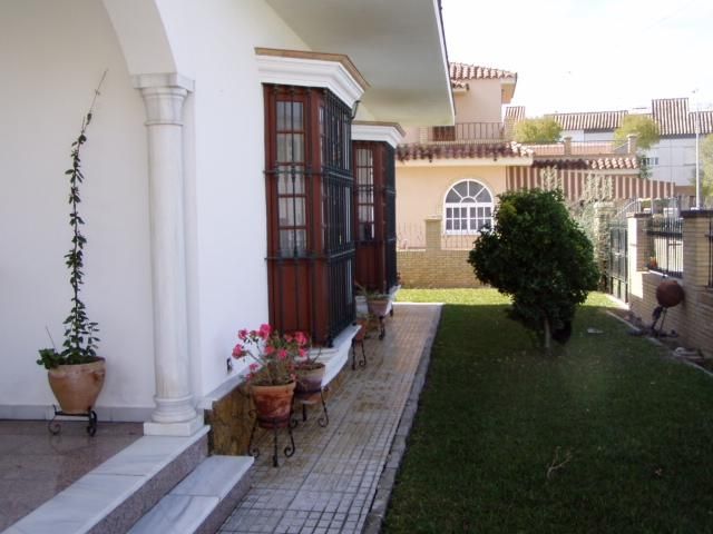 House or chalet for sale in Bonanza - Avda de Huelva - Barrio Andalucia