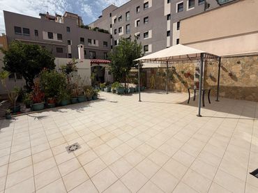 Piano terra con giardino in vendita a Nord