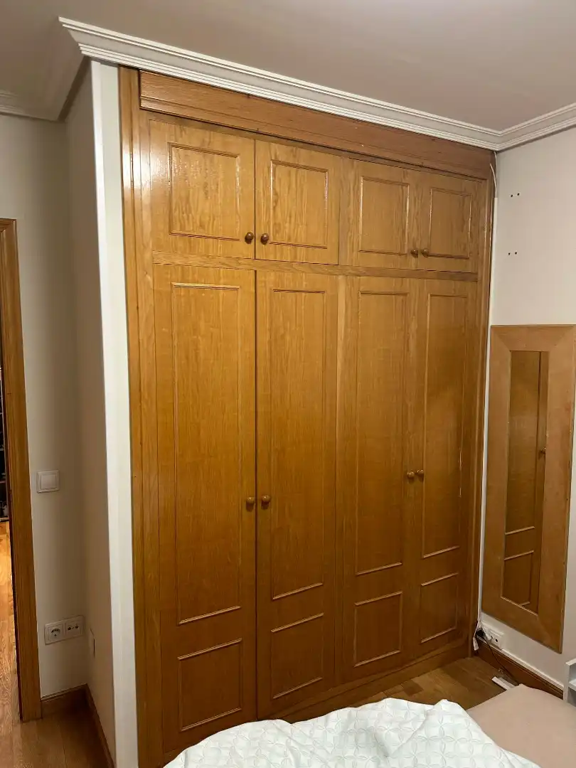 Dormitori de Apartament en venda en Vitoria - Gasteiz amb Calefacció, Parquet i Moblat