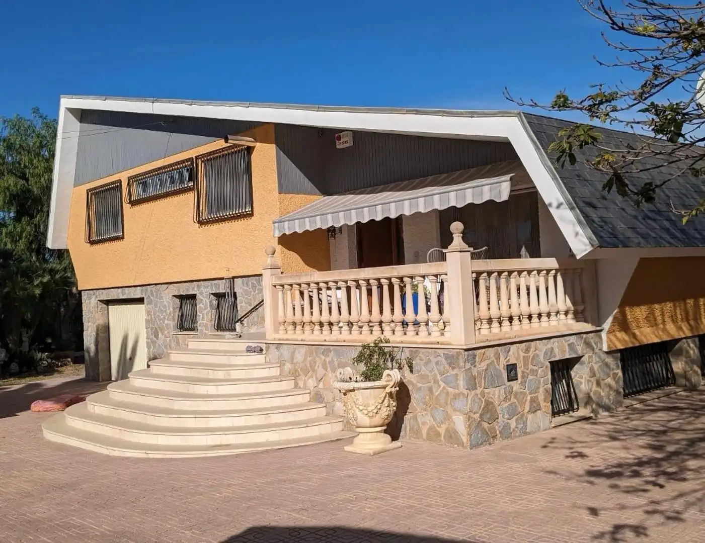 Villa à vendre à Petrer