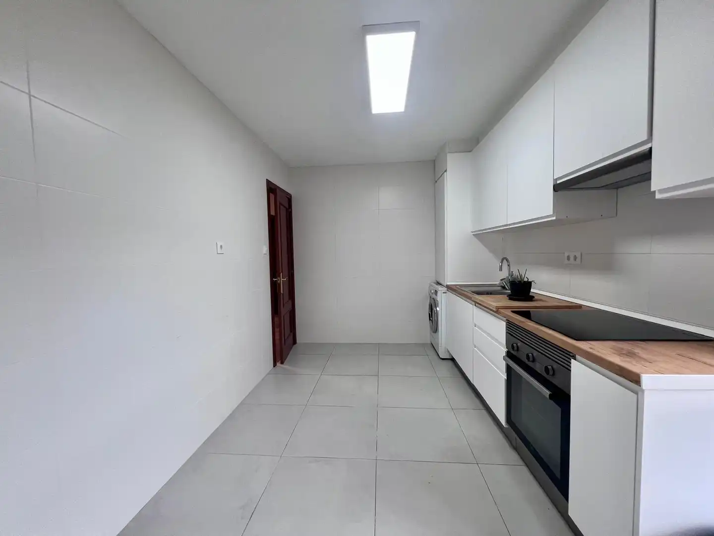 Cuina de Pis en venda en Oviedo  amb Calefacció i Parquet