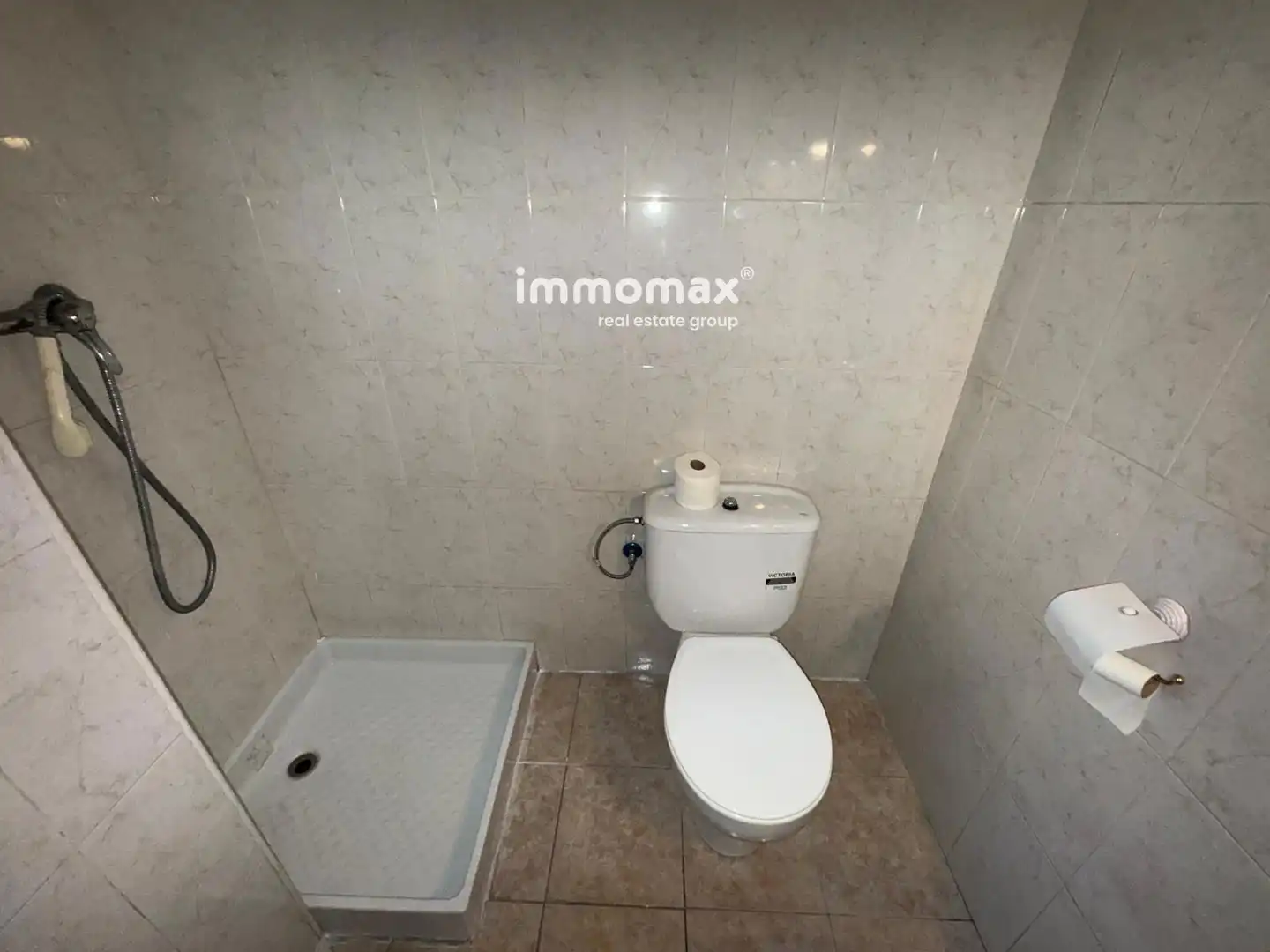 Bany de Casa o xalet en venda en Cornellà de Llobregat amb Calefacció i Traster