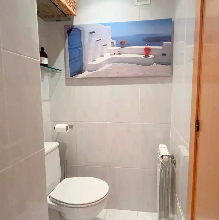 Badezimmer von Wohnung zum Verkauf in Sant Feliu de Llobregat mit Klimaanlage, Heizung und Parkett
