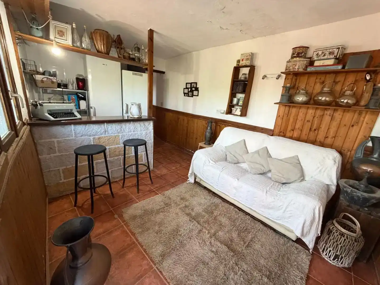 Sala d'estar de Finca rústica en venda en Benamargosa amb Aire condicionat, Piscina i Balcó