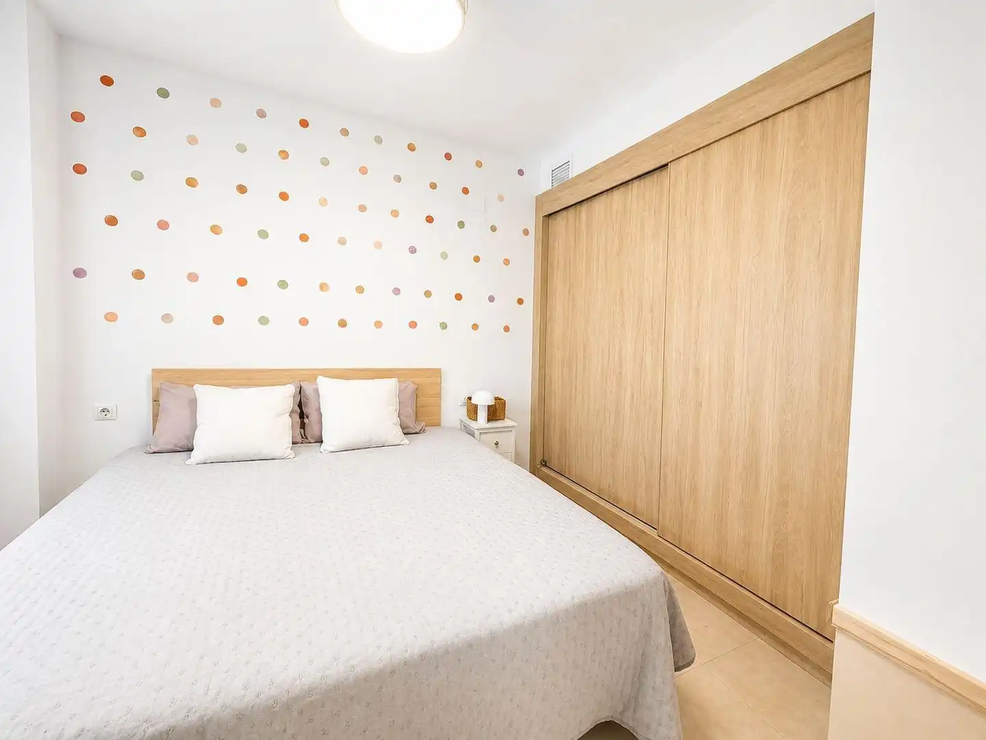 Dormitori de Apartament de lloguer en Daimús amb Aire condicionat, Moblat i Piscina comunitària