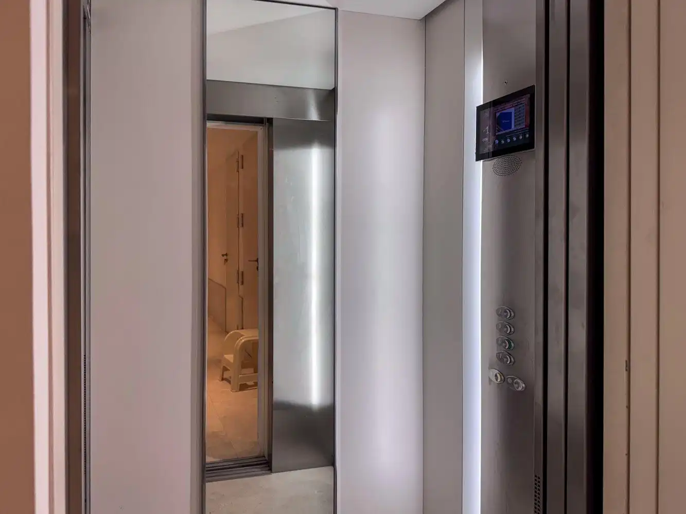Houses for sale in Madrid  with Air Conditioner, Heating and Private garden