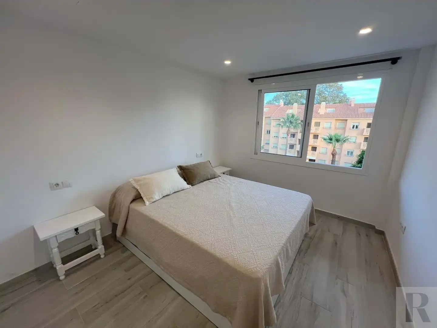 Dormitori de Dúplex en venda en Marbella amb Terrassa, Moblat i Balcó