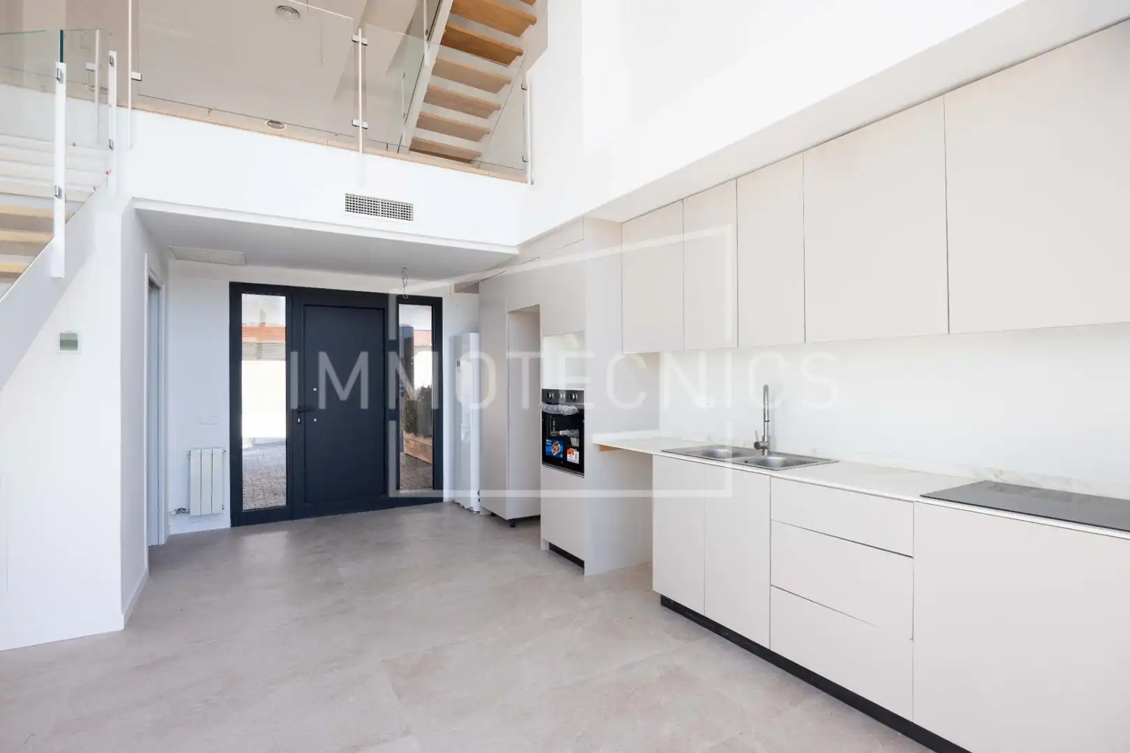 Adosado con jardín en venta en Carrer TURO DE L'HOME, imagen 4