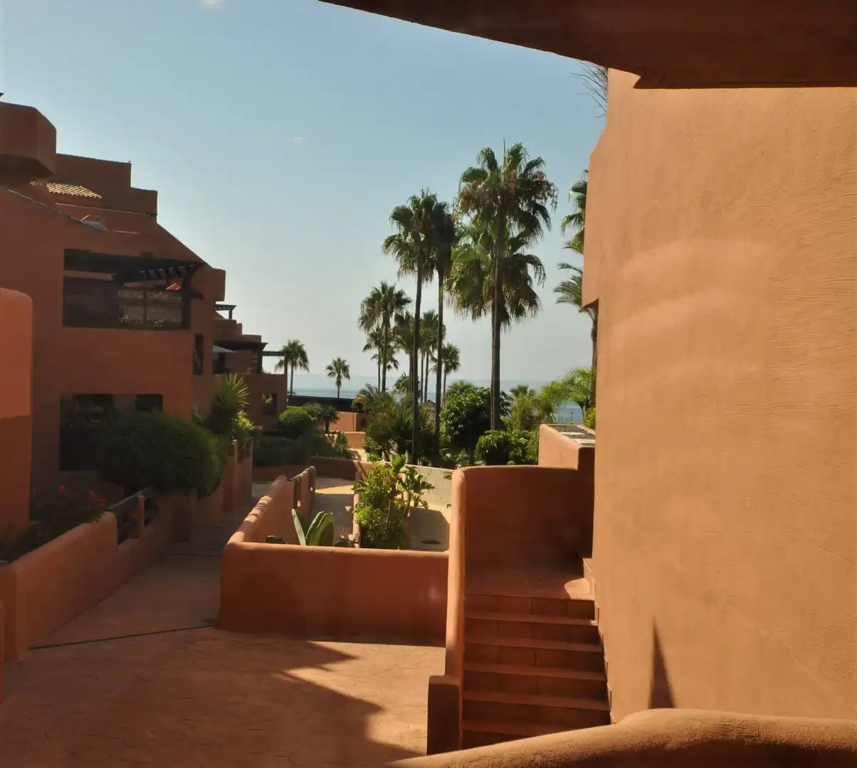 Außenansicht von Dachboden zur Miete in Estepona mit Klimaanlage, Heizung und Terrasse