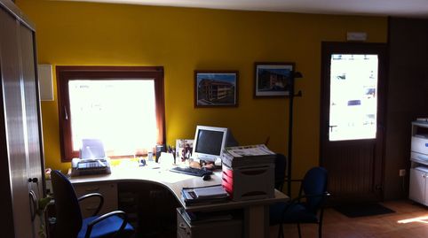 Foto 2 de Casa adosada en venta en Barrio el Puente, 6, Puente Viesgo, Cantabria