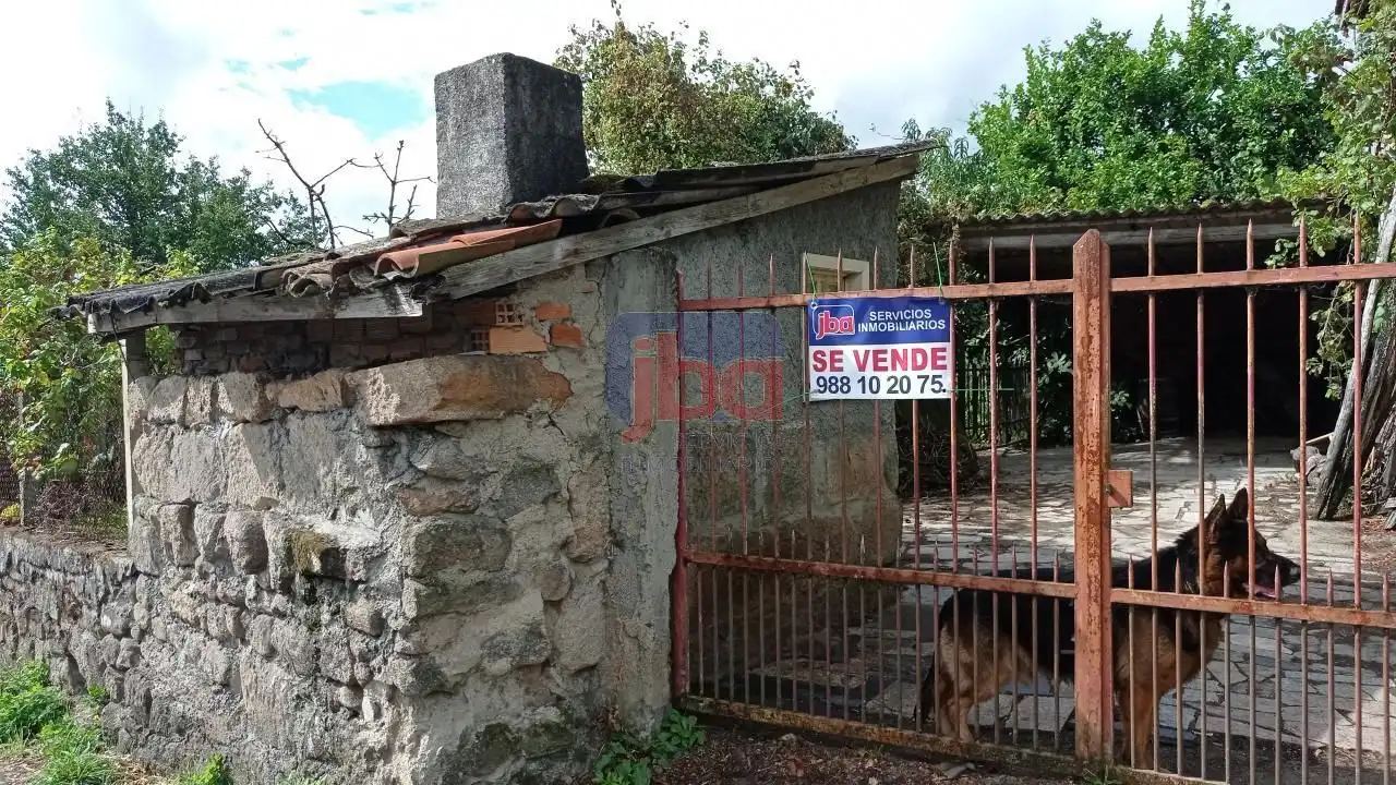 Casa o chalet en venta en Ourense Capital  con Calefacción y Jardín privado