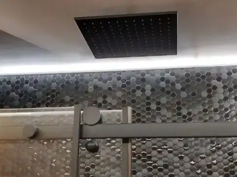 Bany de Pis en venda en Sevilla amb Aire condicionat, Parquet i Moblat