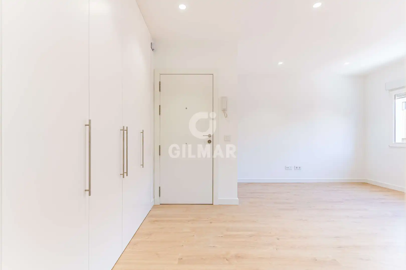 Flat for sale in Madrid  with Heating