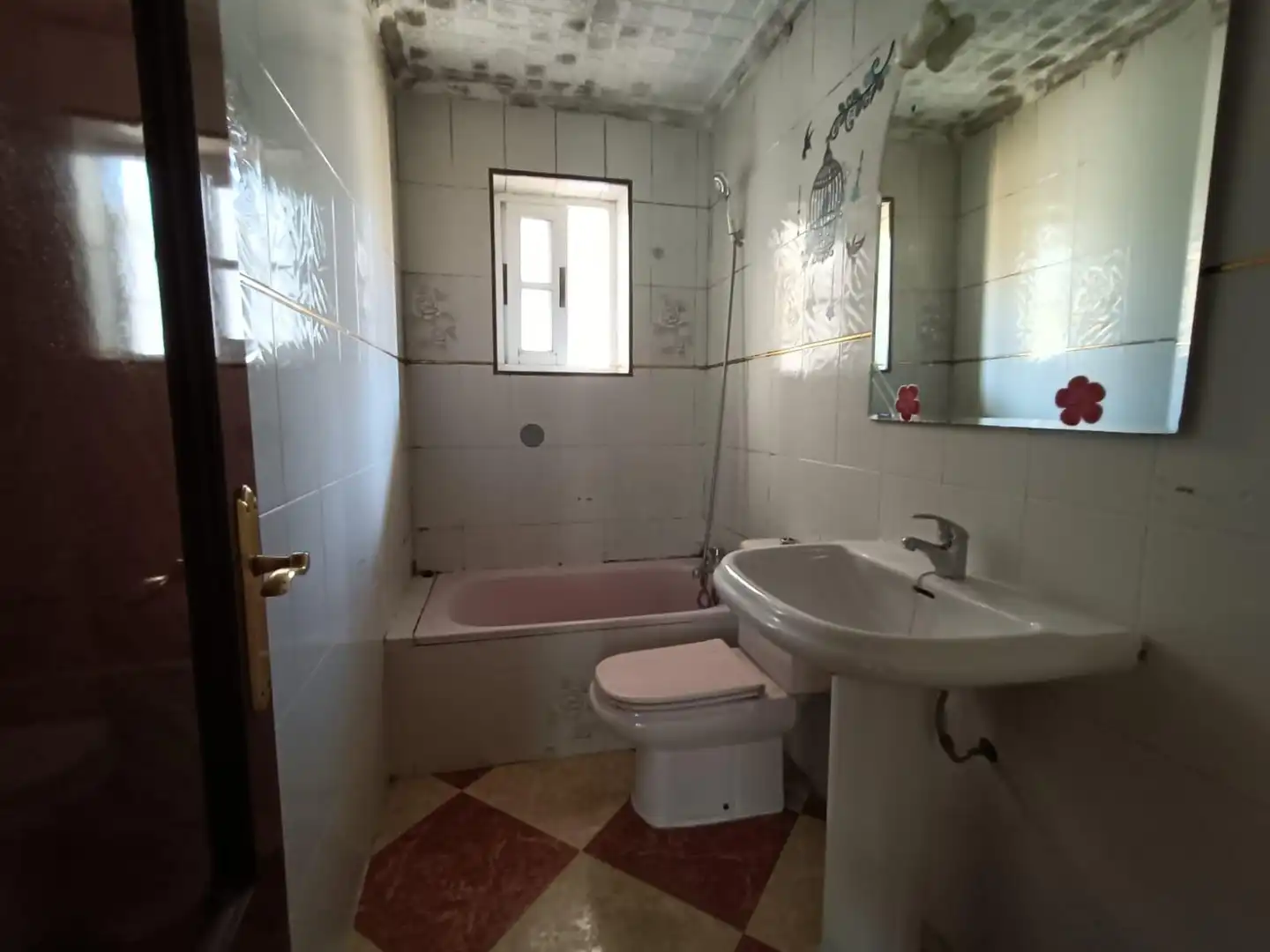 Baño de Piso en venta en Sevilla con Balcón