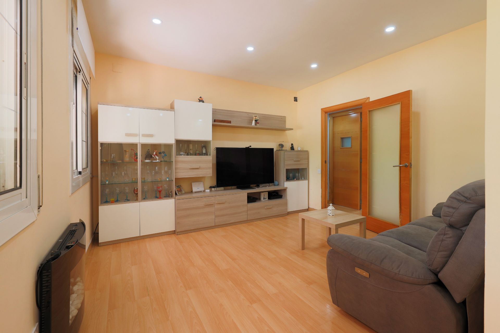 Sala d'estar de Pis en venda en Badalona amb Calefacció, Parquet i Traster
