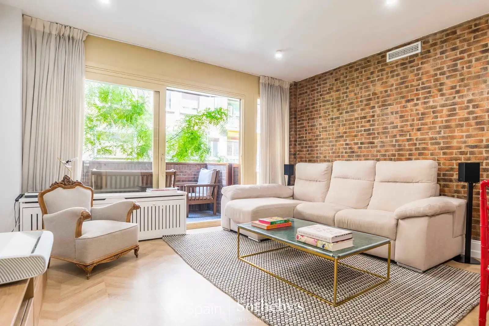 Living room of Apartments for rent in Madrid  with Air Conditioner, Heating and Terrace