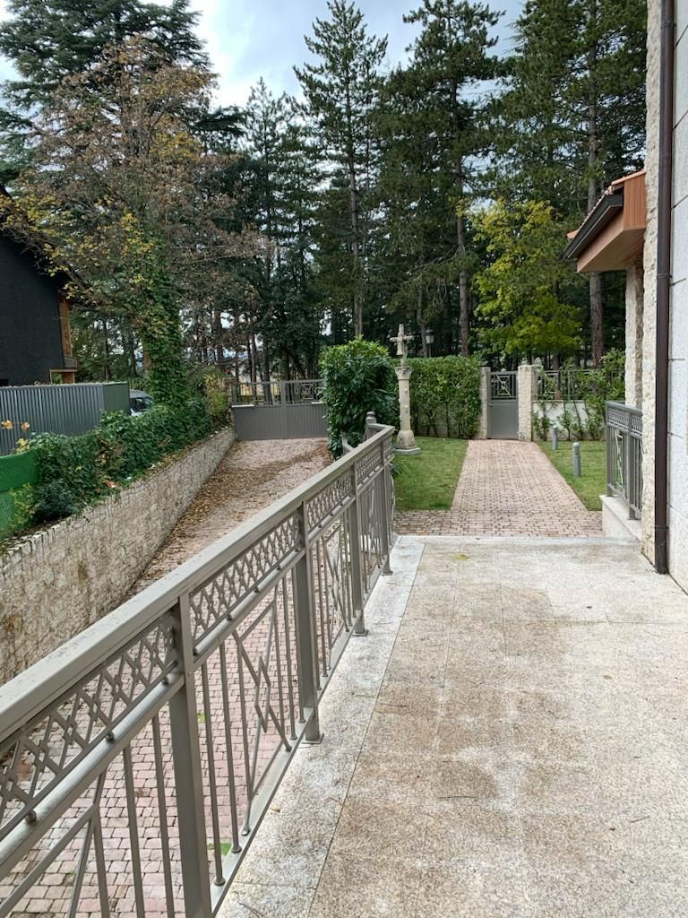 Jardí de Casa adosada en venda en Jaca amb Jardí privat, Terrassa i Traster
