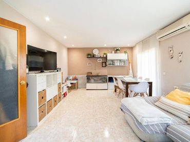 Casa con giardino in vendita a Carrer de la Crosa