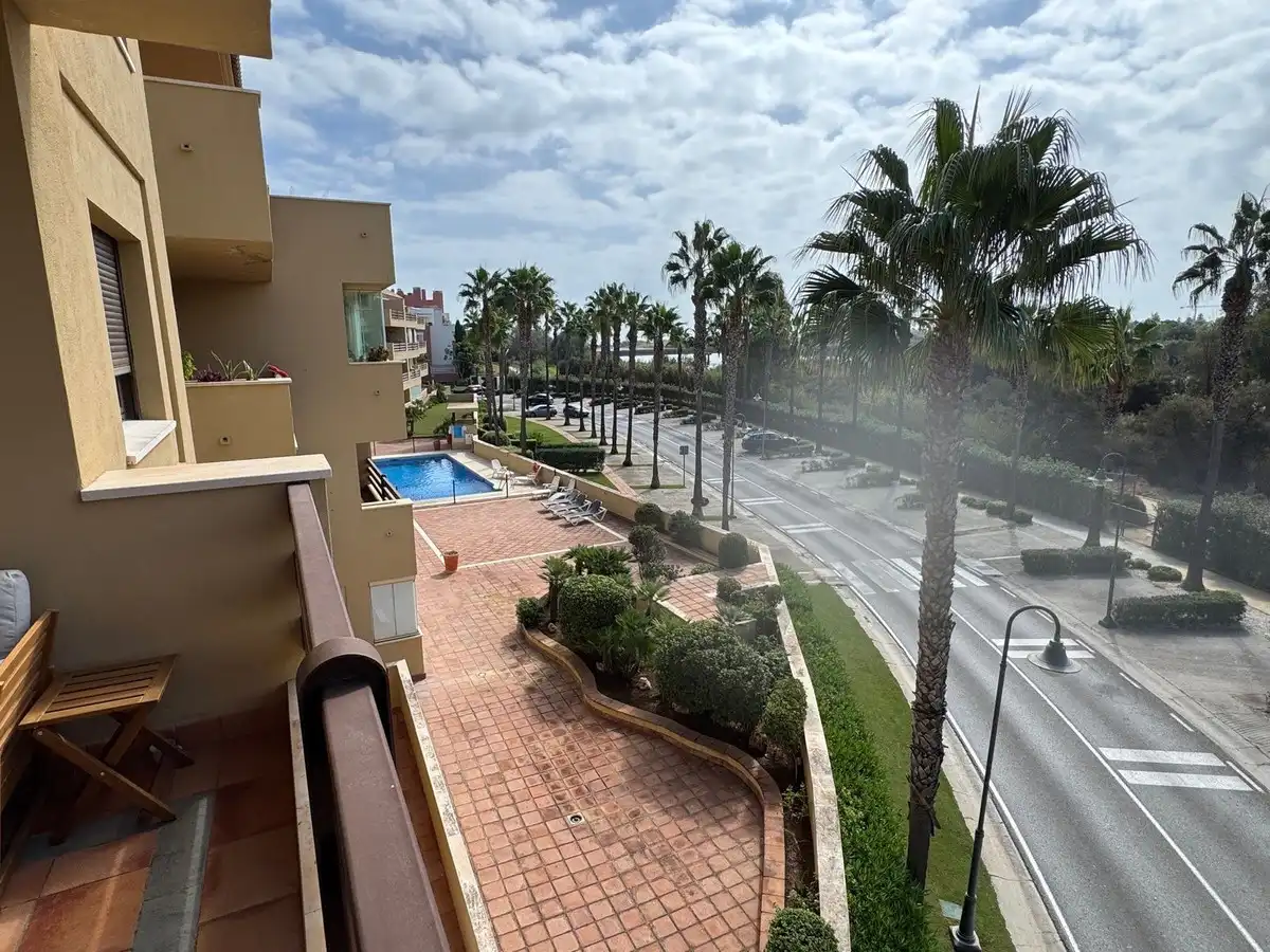 Vista exterior de Apartamento en venta en Sotogrande con Aire acondicionado, Terraza y Trastero