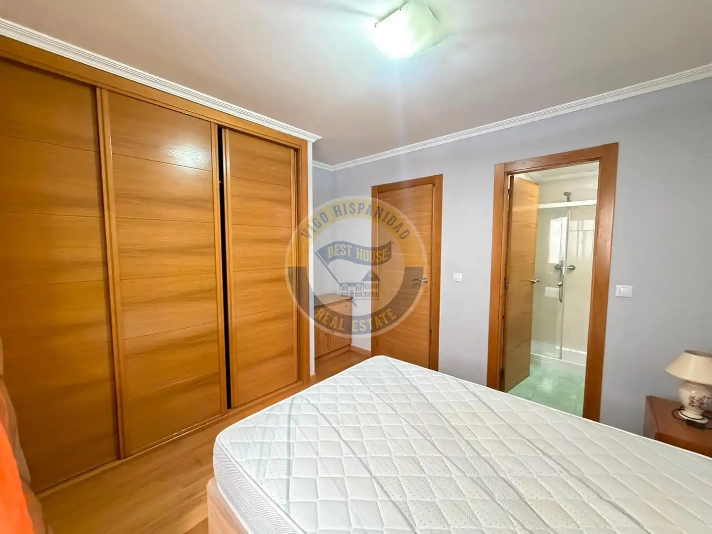 Habitación de Apartamento de alquiler en Vigo  con Calefacción y Amueblado