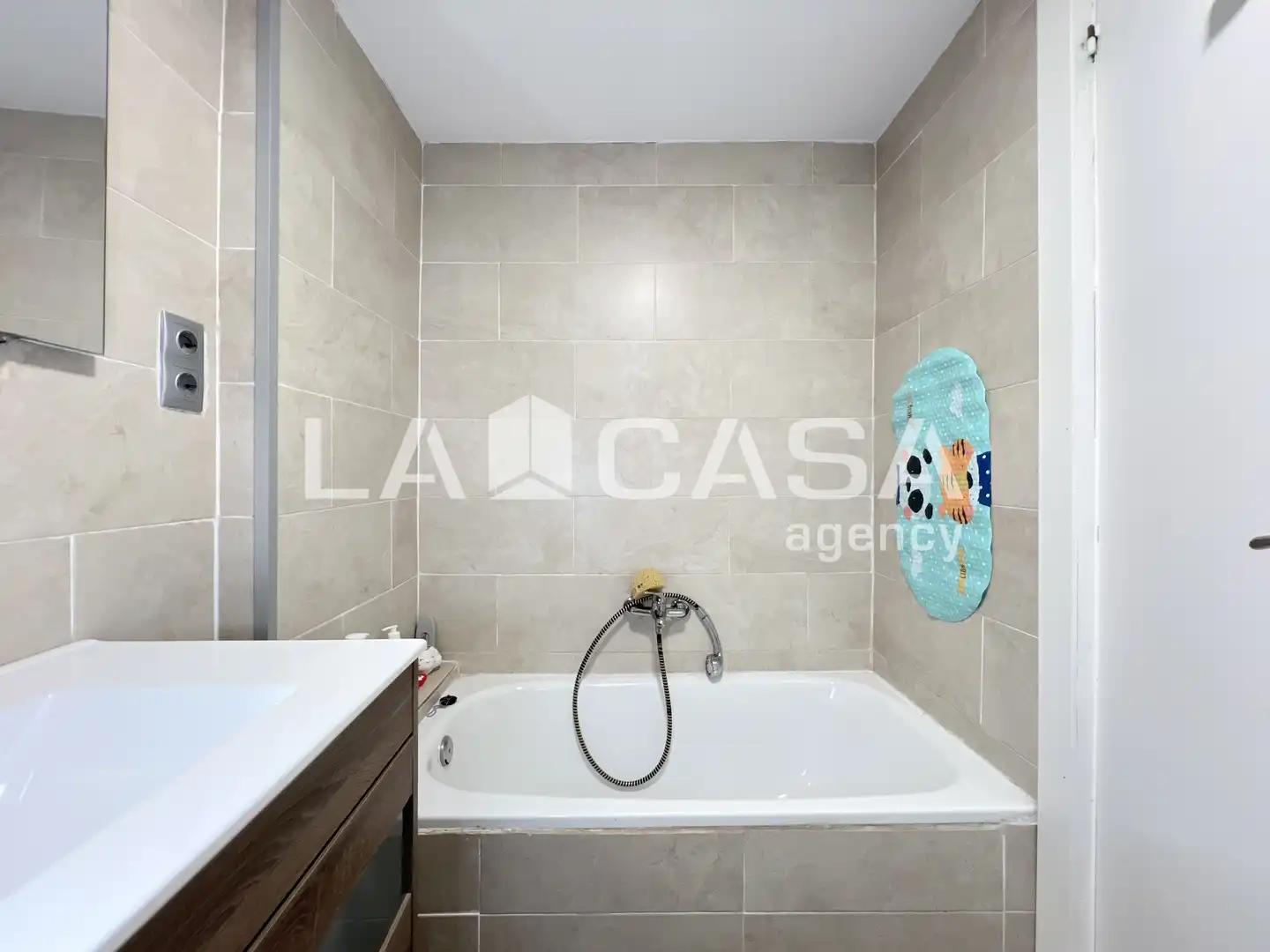 Bathroom of Flat for sale in Badalona  with Heating