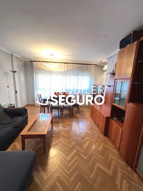 Piso de alquiler en Carmen Martín Gaite, Leganés Norte