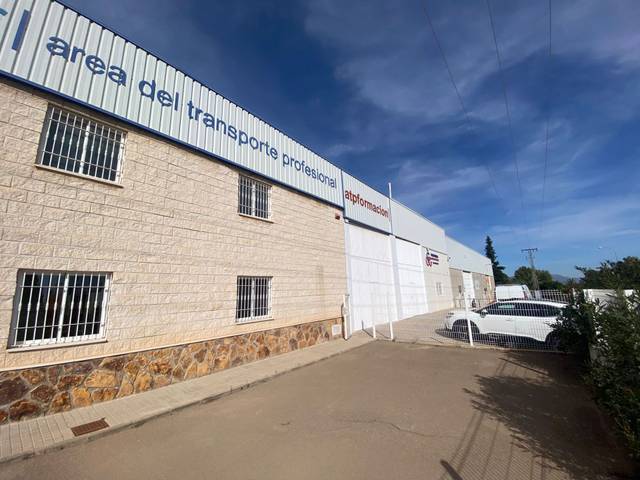 Nave industrial en Alquiler en Torrecilla