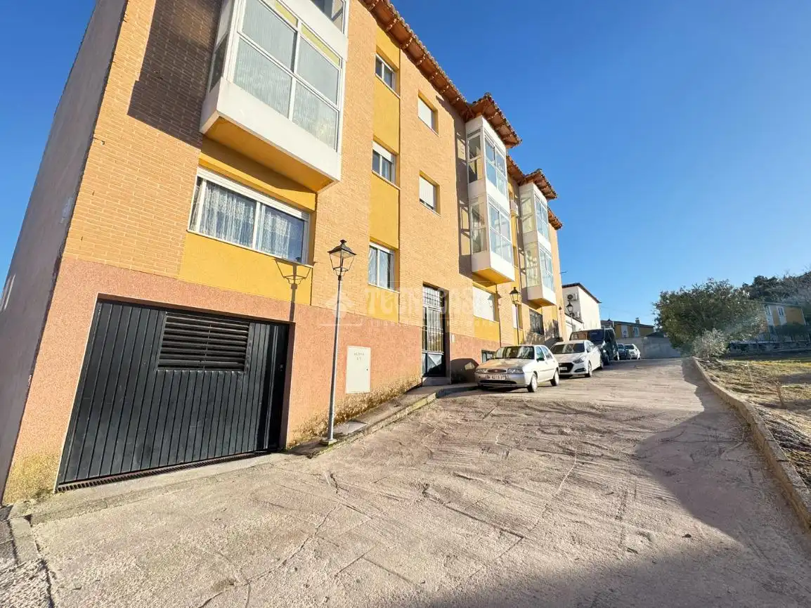 Außenansicht von Wohnung zum Verkauf in Huerta de Valdecarábanos mit Heizung und Abstellraum