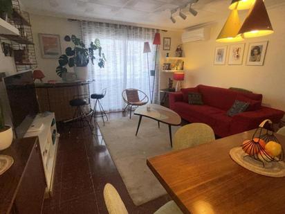 Sala d'estar de Pis en venda en Terrassa amb Calefacció i Balcó