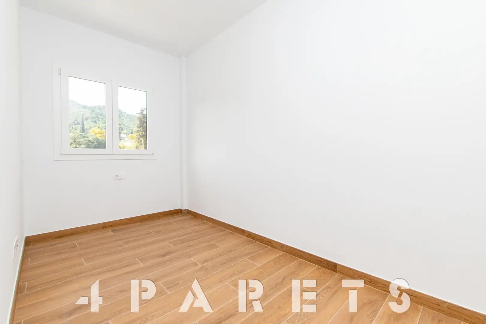 Habitación de Piso de alquiler en Cabrera de Mar con Aire acondicionado, Calefacción y Horno
