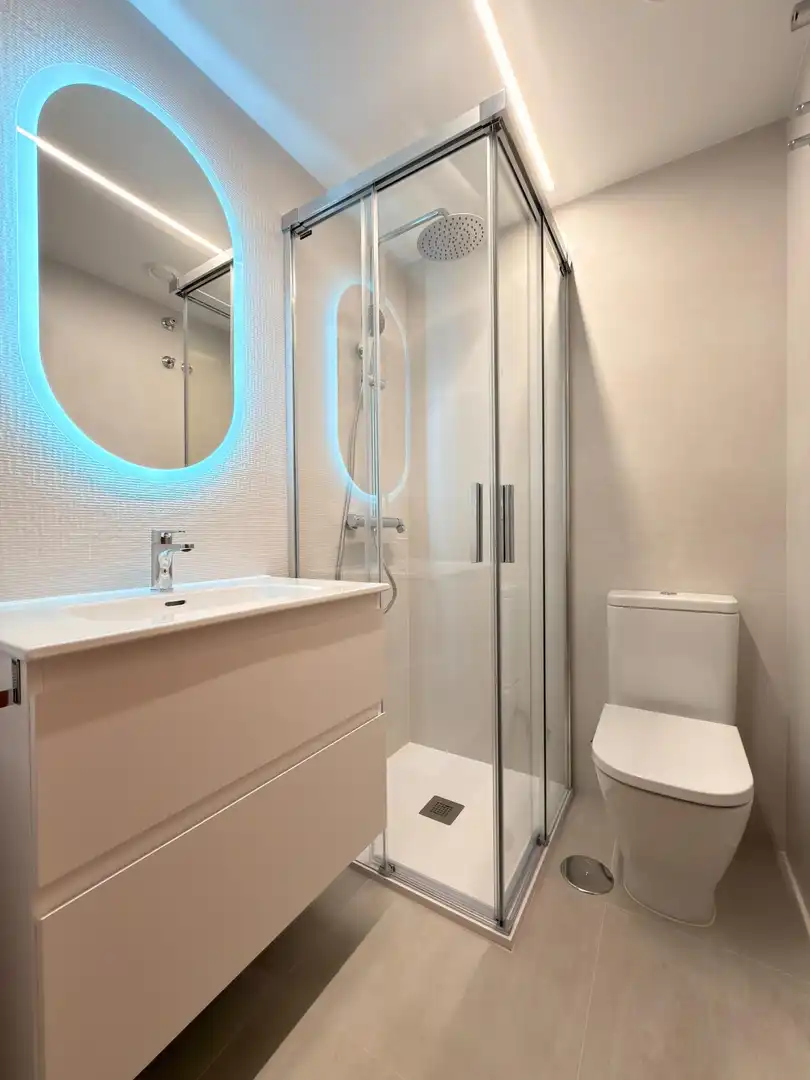 Bathroom of Flat for rent in Alicante / Alacant  with Air Conditioner, Private garden and Terrace