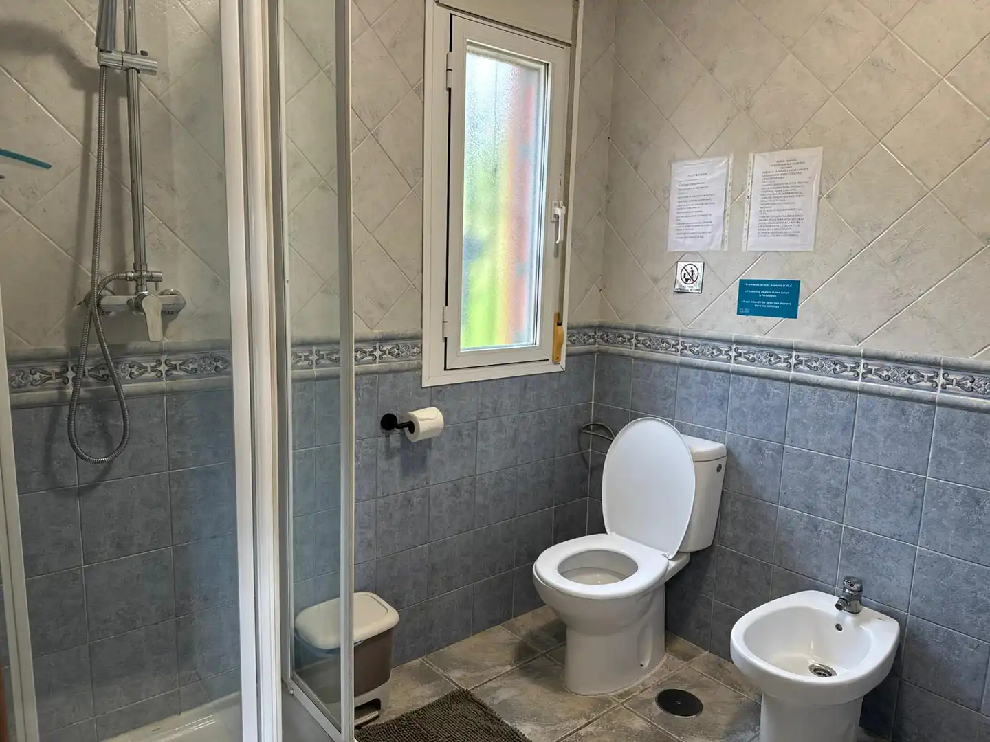Badezimmer von Haus oder Chalet zum Verkauf in Coín mit Klimaanlage, Privatgarten und Terrasse