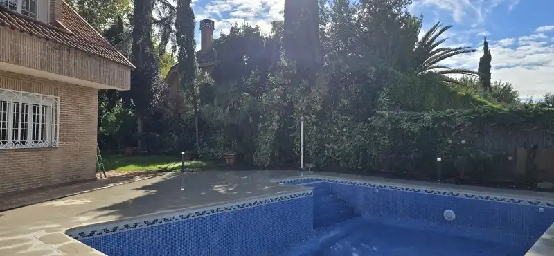 Swimming pool of Houses for sale in Villaviciosa de Odón  with Air Conditioner, Heating and Terrace