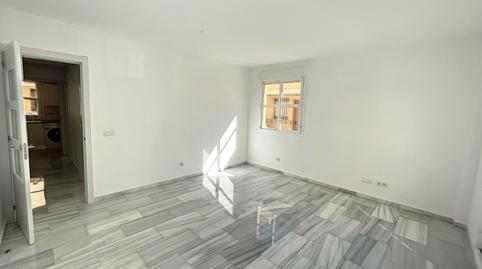 Photo 4 of Flat to rent in Pasaje Saturno, Parque Victoria Eugenia, Málaga