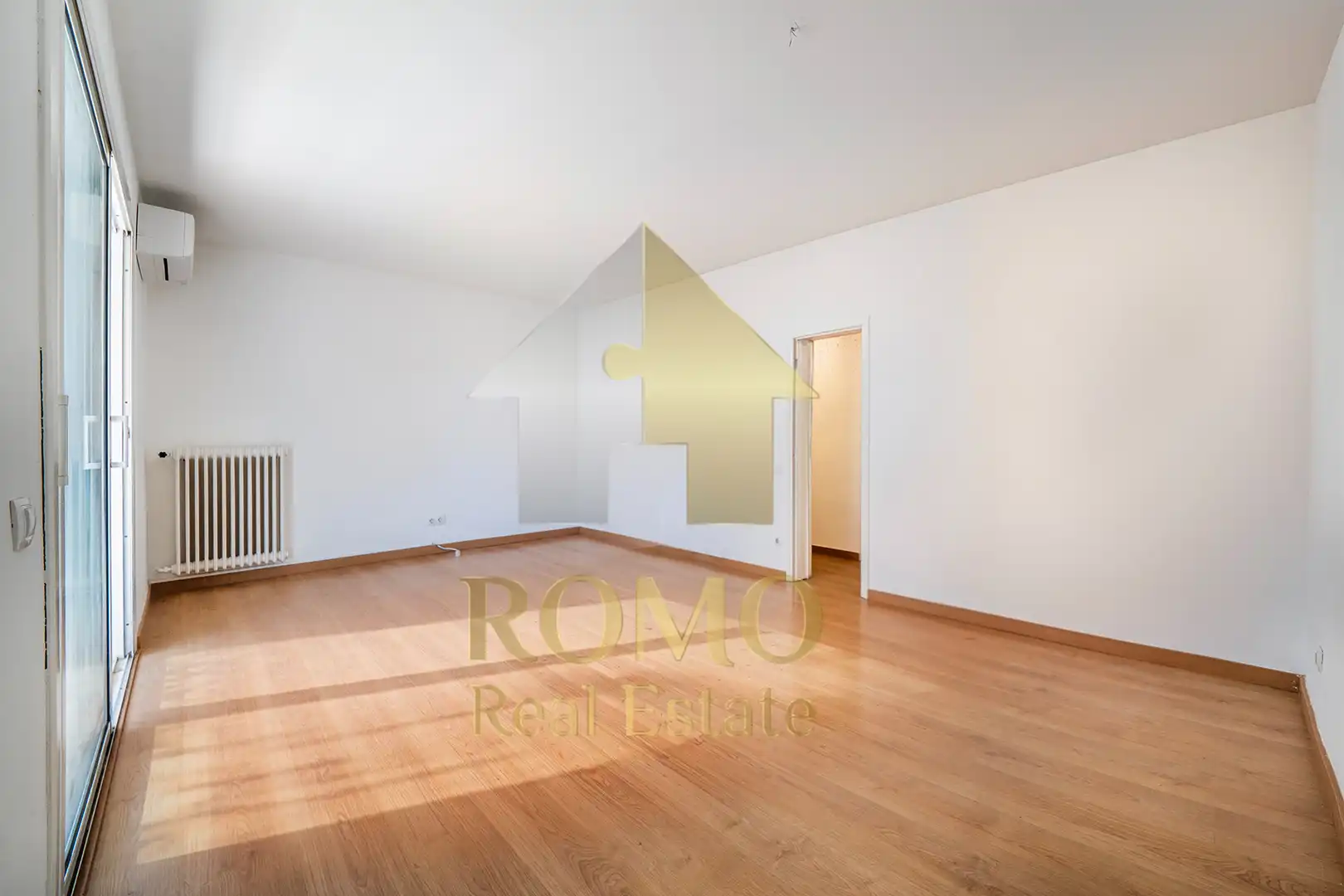 Sala d'estar de Pis en venda en Barcelona amb Aire condicionat, Calefacció i Parquet