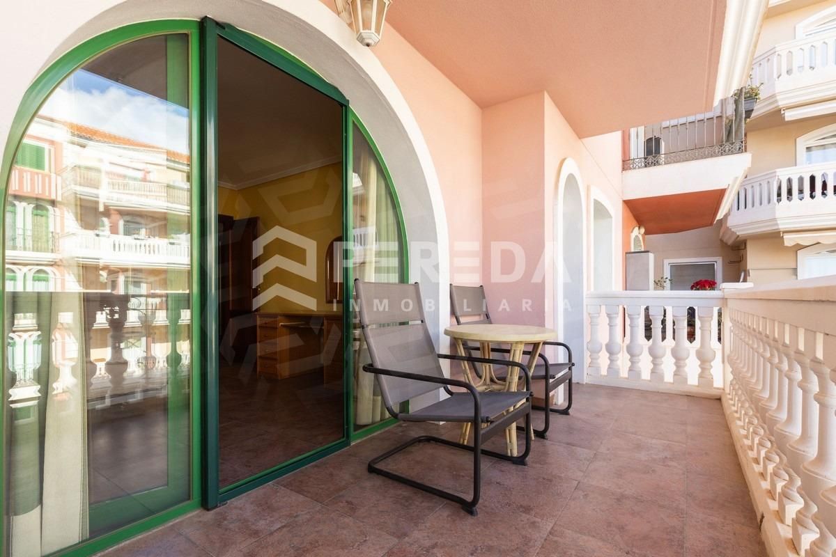 Terrassa de Apartament en venda en Roquetas de Mar amb Aire condicionat, Terrassa i Piscina comunitària